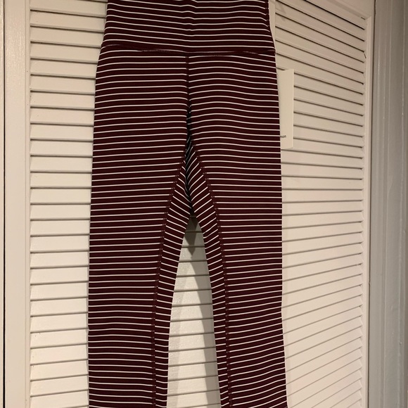 NWT Lululemon Wunder Under HR Crop 21” Lux Rare - Picture 3 of 4